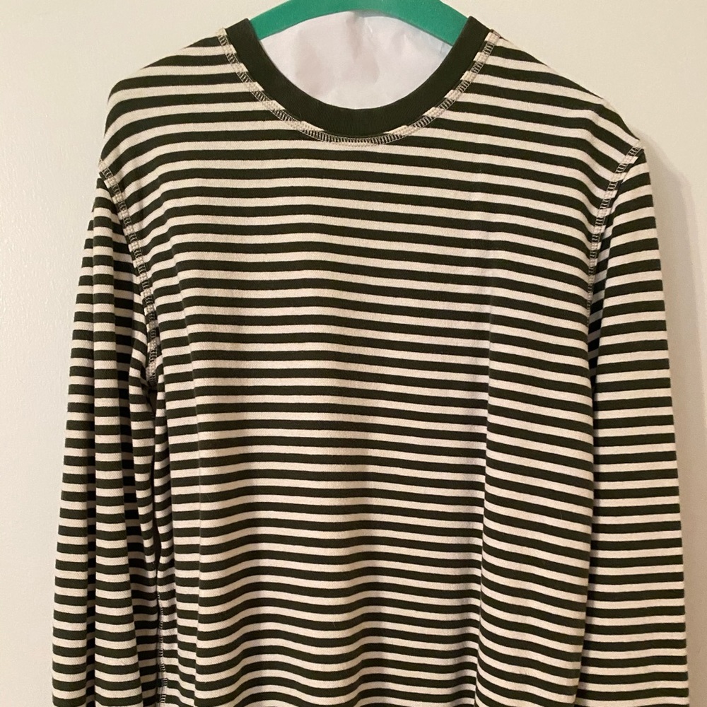 NWOT Men’s Levi Long sleeve